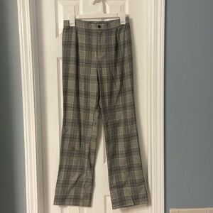 Women’s Full Tilt plaid pants in medium.